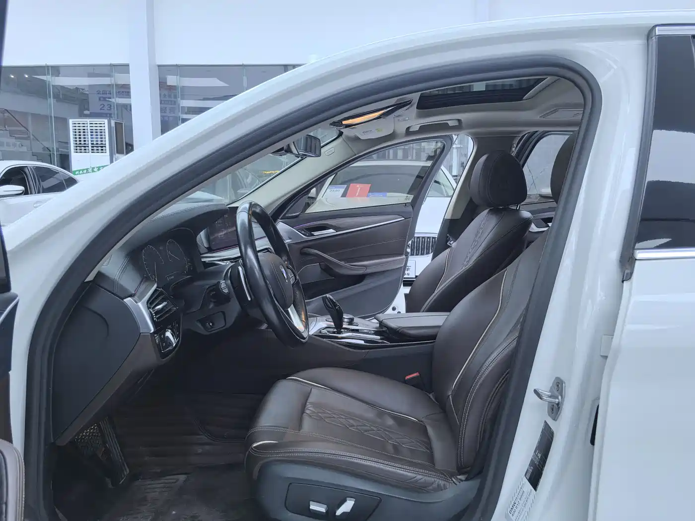 BMW 5 Series 2019 530Li Premium Luxury Package фото 6