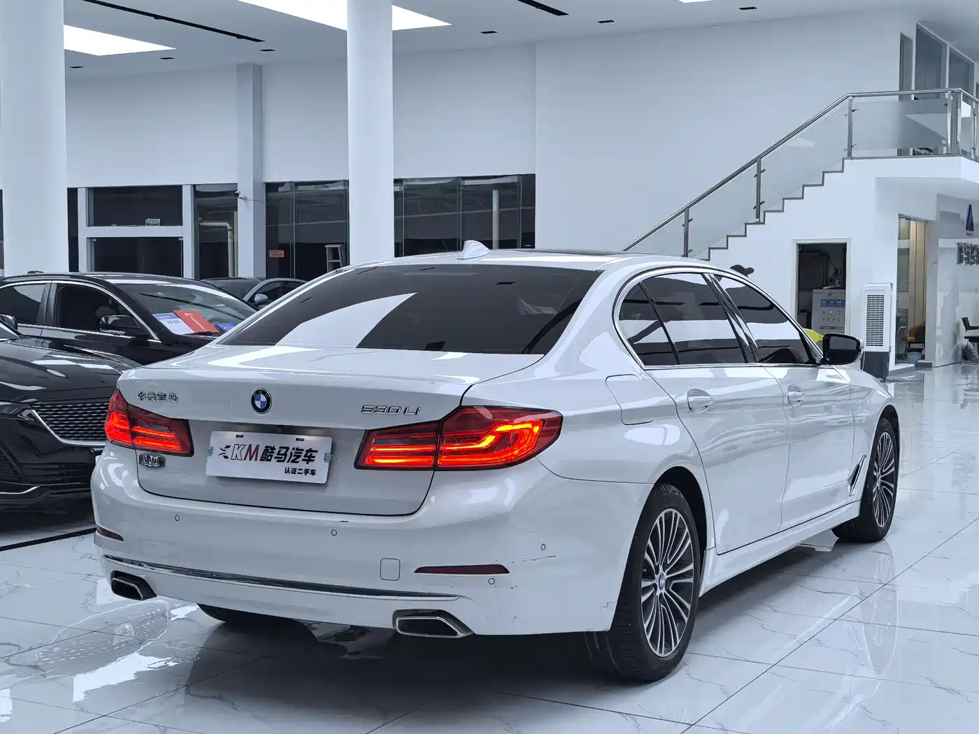 BMW 5 Series 2019 530Li Premium Luxury Package фото 14