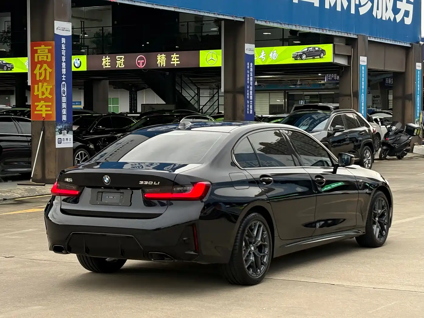 BMW 3 Series 2025 330Li M Sport Night Edition фото 19