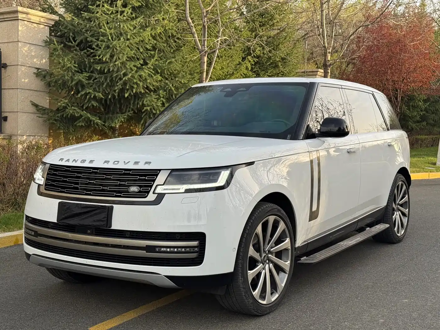 Land Rover Range Rover 2023 3.0 L6 400PS Golden Age 7-Seater Long Wheelbase