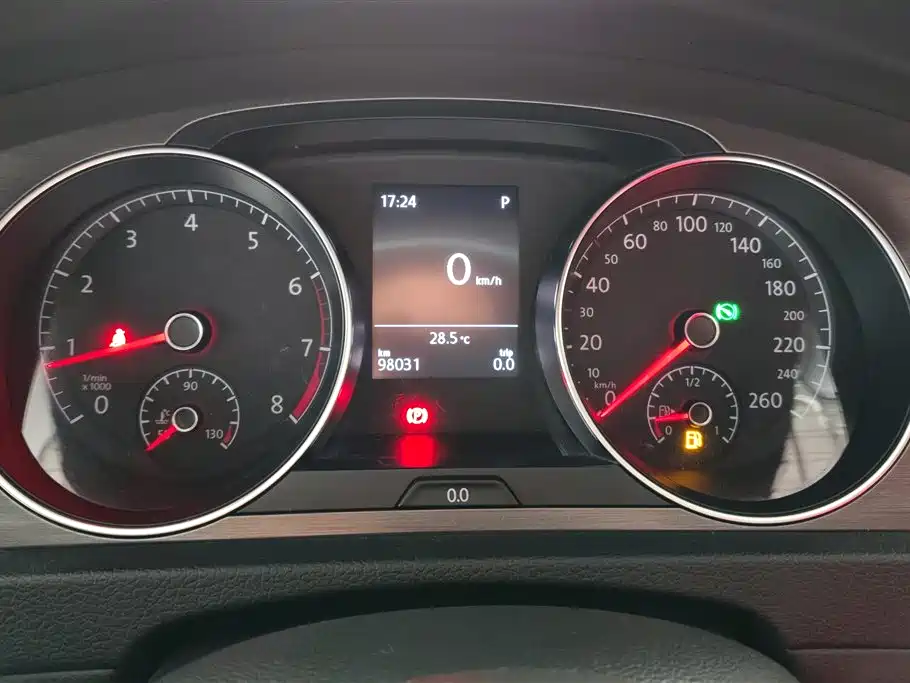 Volkswagen Golf 2016 230TSI Automatic Comfort фото 14