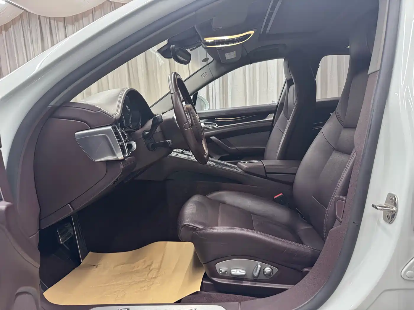 Porsche Panamera 2014 Panamera 4 3.0T фото 25