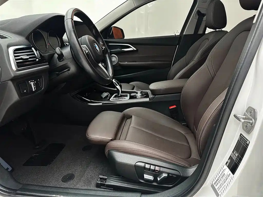 BMW 1 Series 2021 120i M Sport Shadow Edition фото 19