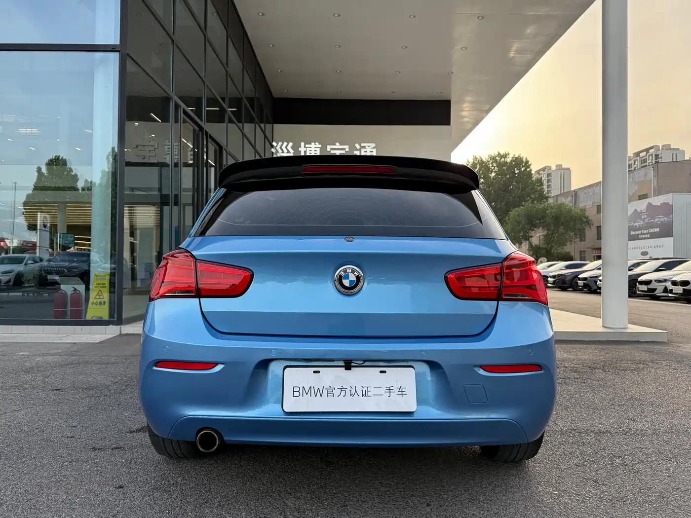 BMW 1 Series (Import) 2018 118i Leading фото 12
