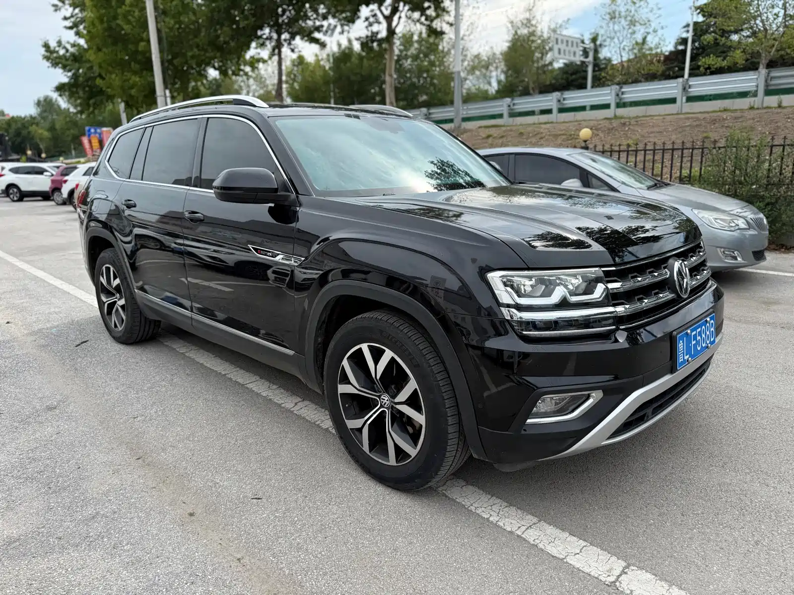 Фото 2 - Volkswagen Teramont
