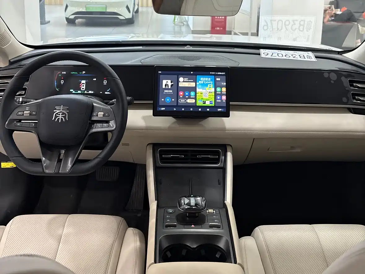 BYD Qin L 2024 DM-i 80KM Leading Edition фото 10