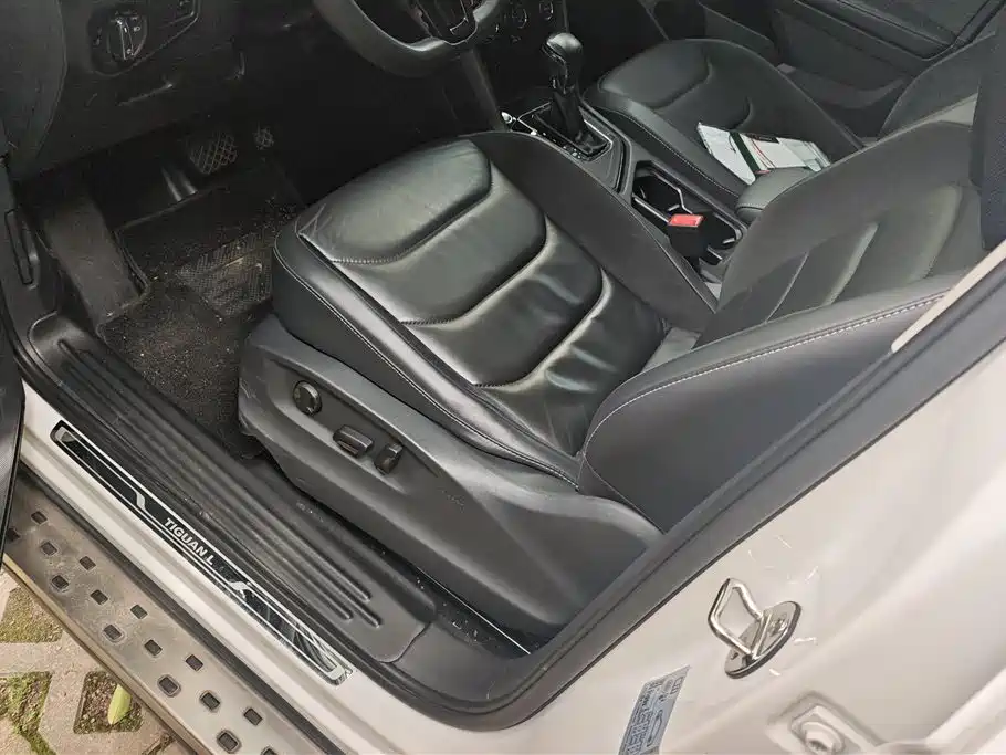 Volkswagen Tiguan L 2018 Facelift 330TSI Automatic 2WD Luxury Edition фото 9
