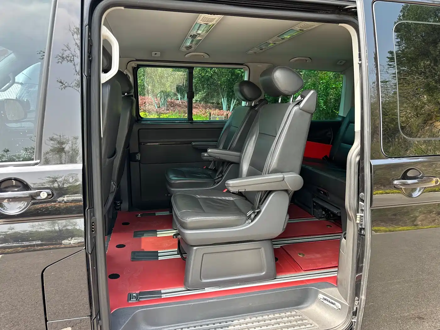 Volkswagen Multivan 2012 2.0TSI 2WD Luxury Edition фото 11