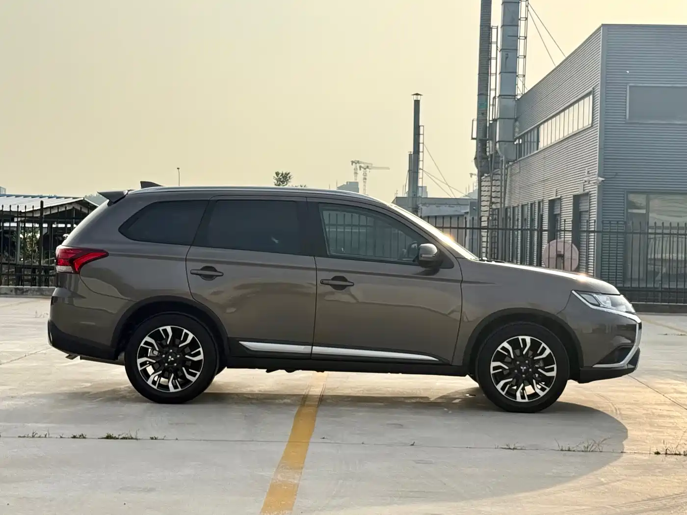 Mitsubishi Outlander 2021 2.0L FWD Comfort Edition 5-seater фото 4