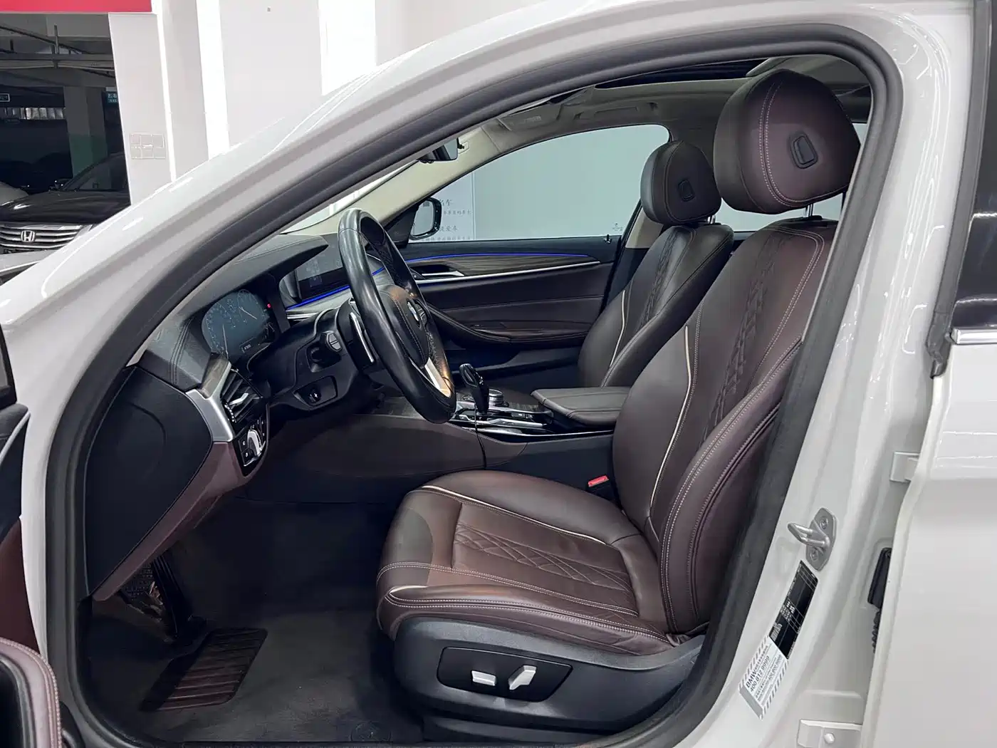 BMW 5 Series 2019 530Li Premium Luxury Package фото 8