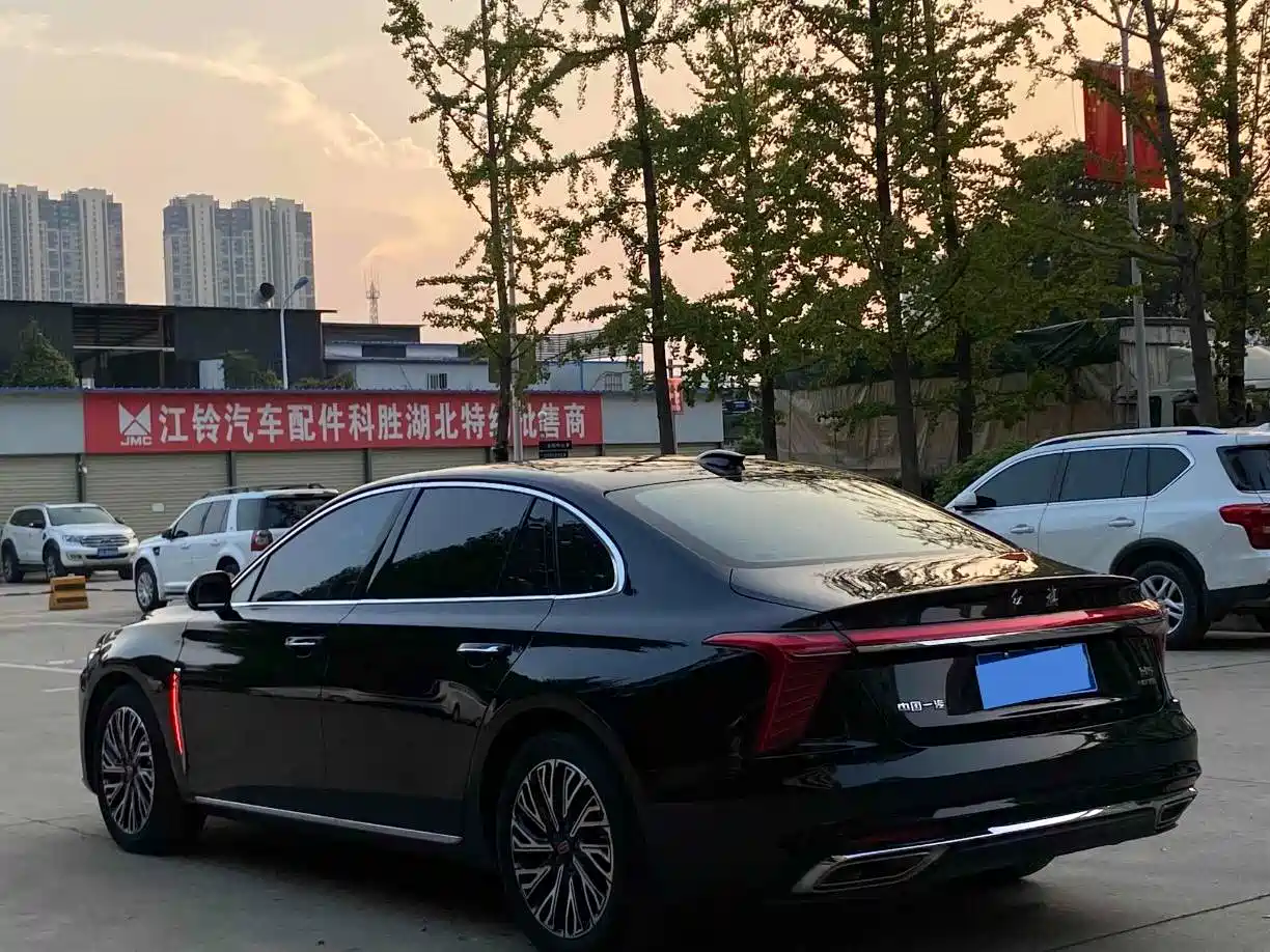 Hongqi H5 2023 2.0T Auto Smart Connect Flag Comfort фото 9