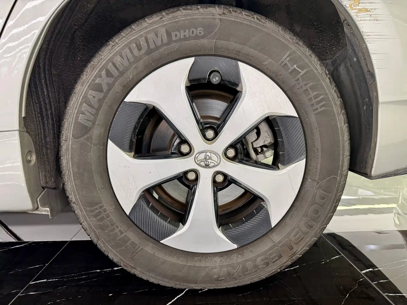 Toyota Prius 2012 1.8L Luxury фото 27