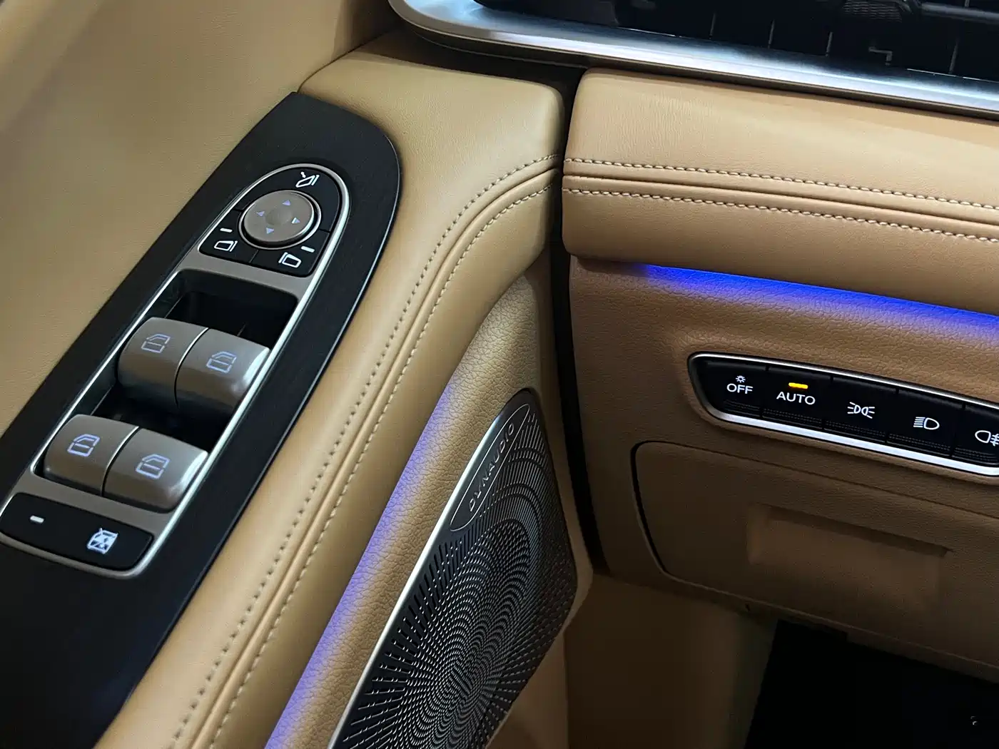 Voyah Auto Voyah Dreamer 2024 PHEV Extended Range Flagship Edition фото 16