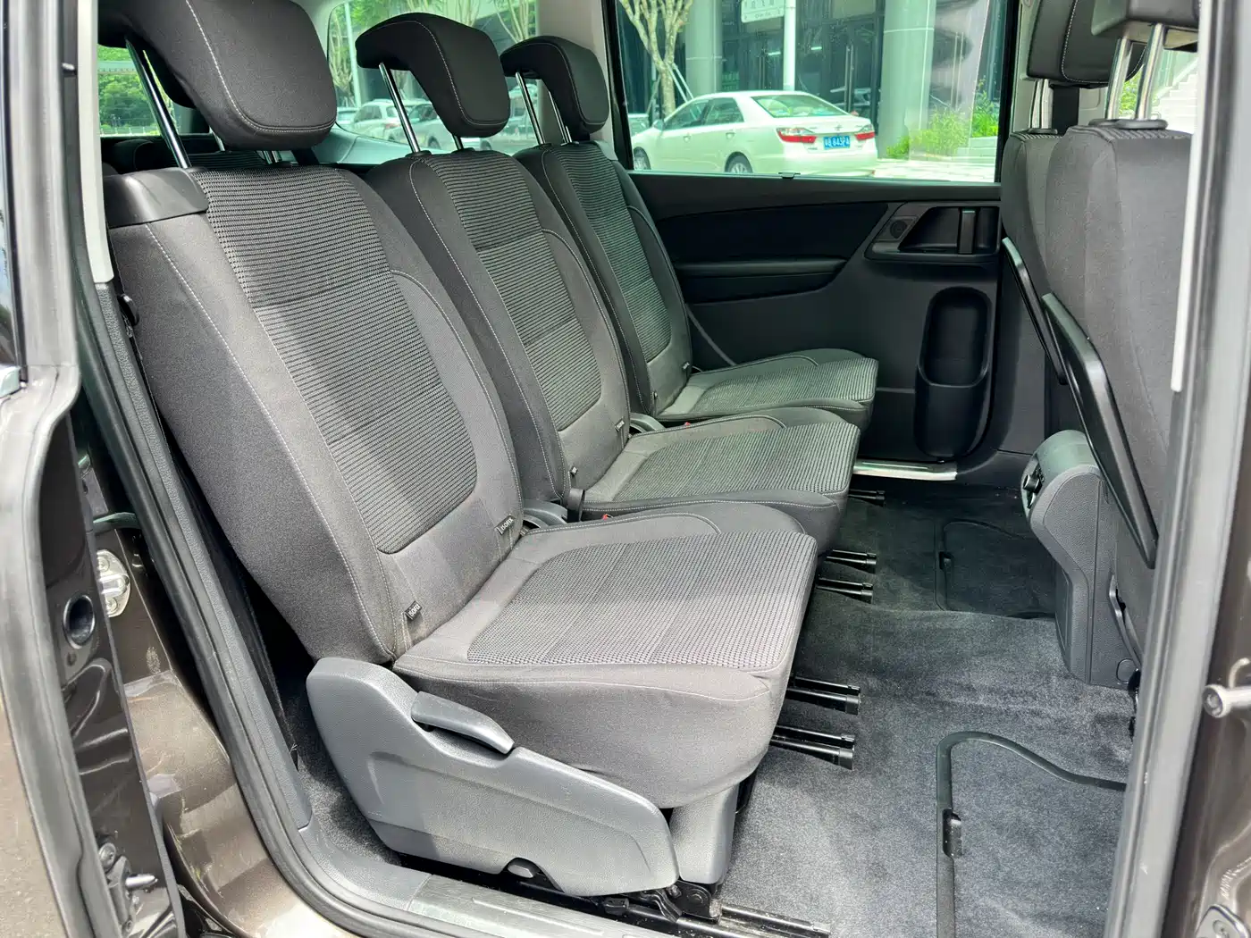 Volkswagen Sharan 2018 380TSI Comfort 7-Seater фото 12