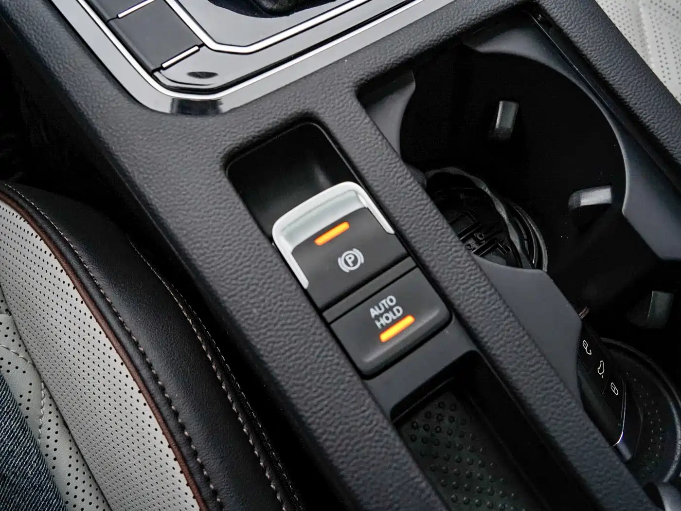 Volkswagen Magotan 2023 Model 2 Million Commemorative Edition 330TSI DSG Luxury фото 17