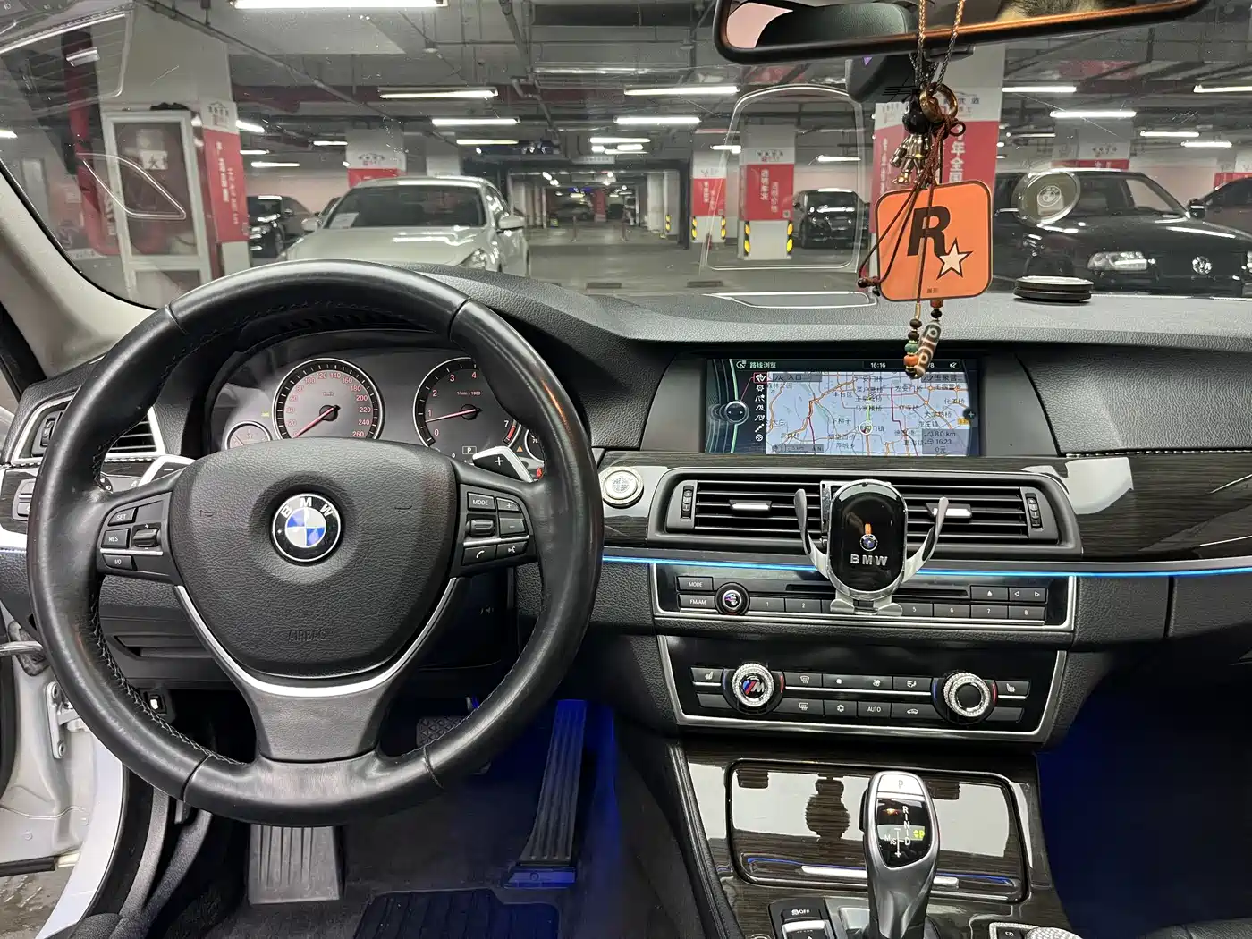 BMW 5 Series 2011 535Li Leading фото 18