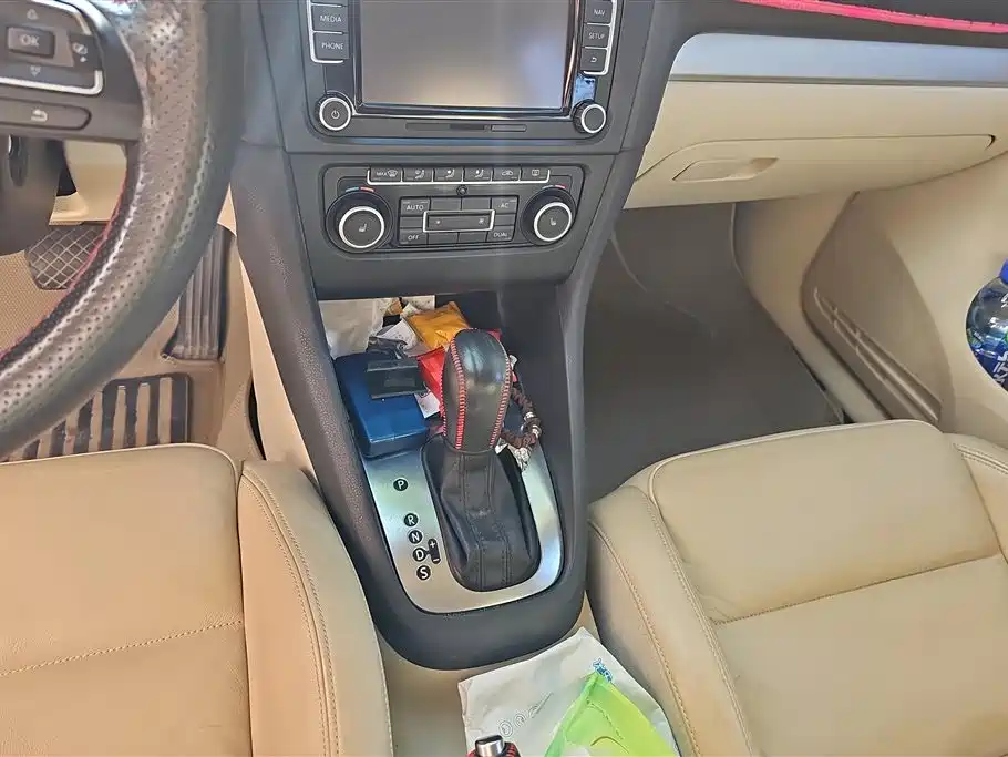 Volkswagen Golf 2012 1.4TSI Automatic Luxury фото 16