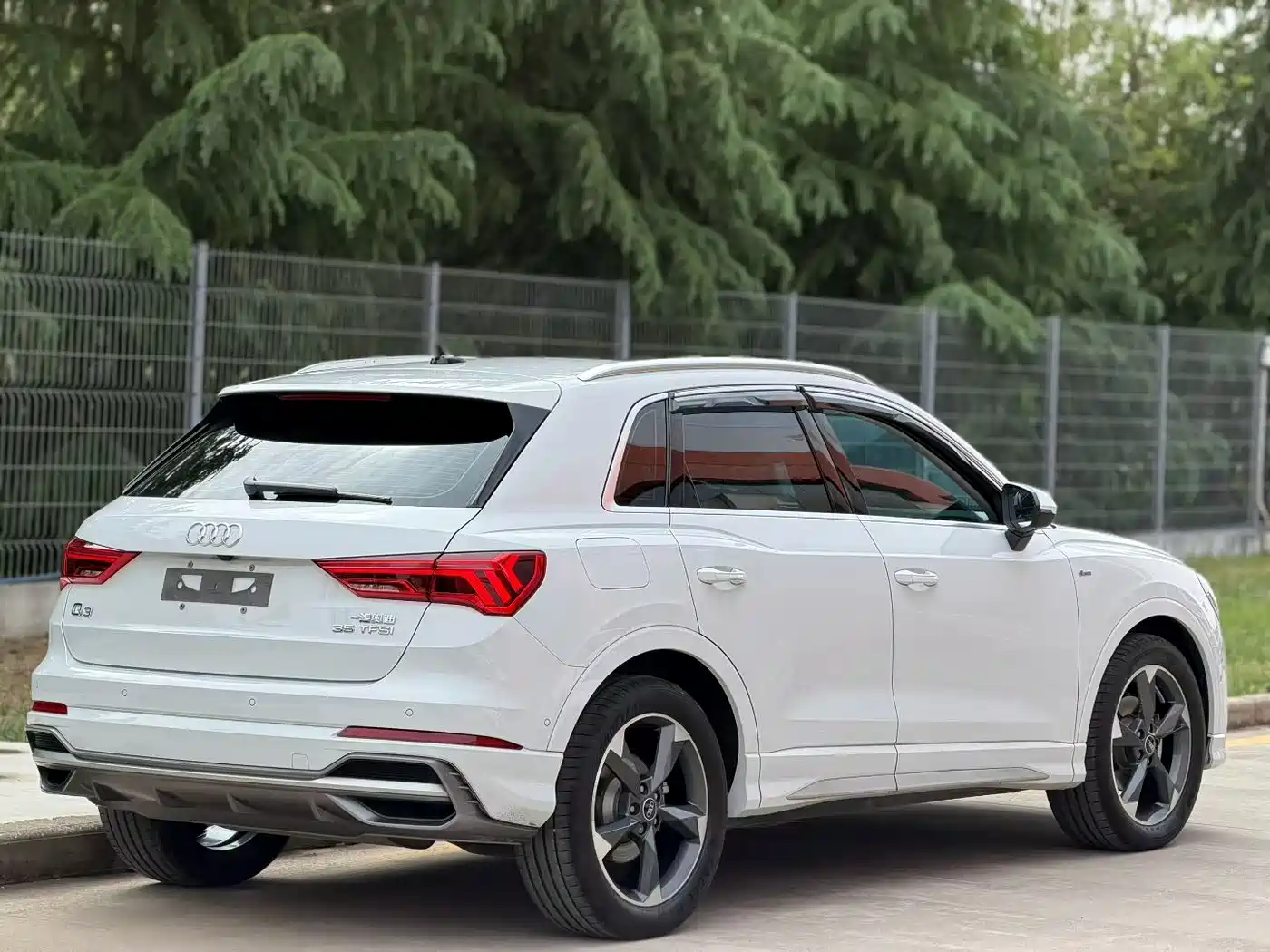 Audi Q3 2023 35 TFSI Fashion Dynamic Model (1.5T) фото 9
