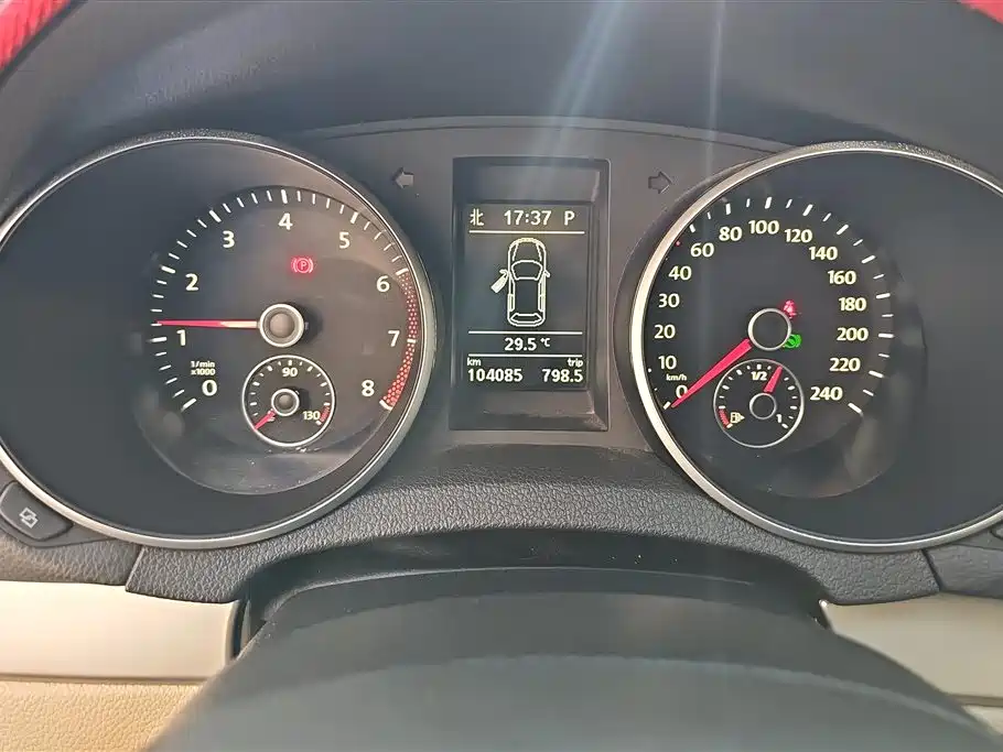 Volkswagen Golf 2012 1.4TSI Automatic Luxury фото 14