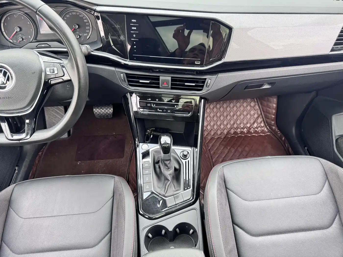 Volkswagen Tayron 2022 280TSI 2WD Luxury Smart Connect Edition фото 13
