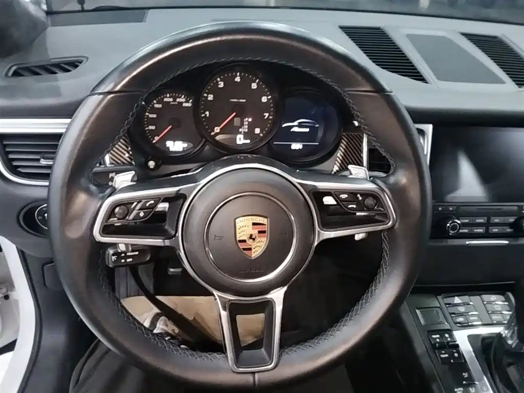 Porsche Macan 2017 Macan 2.0T фото 11