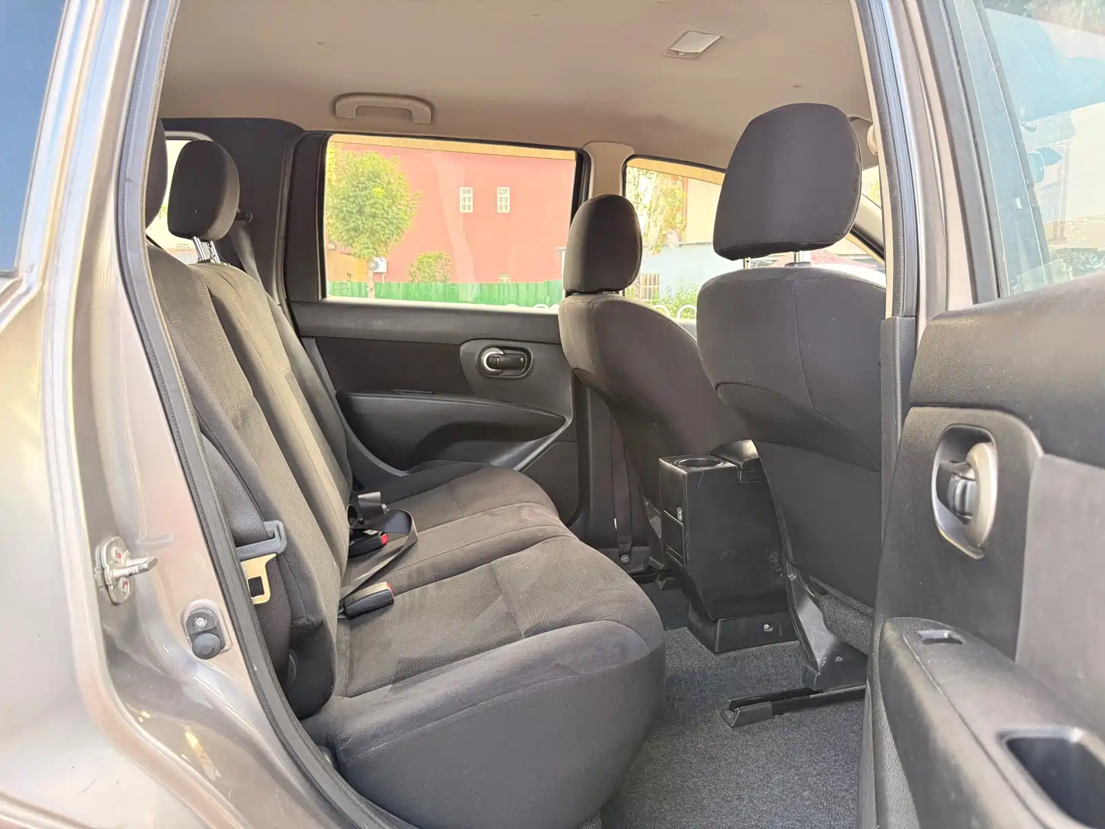 Photo 10 - Nissan Livina