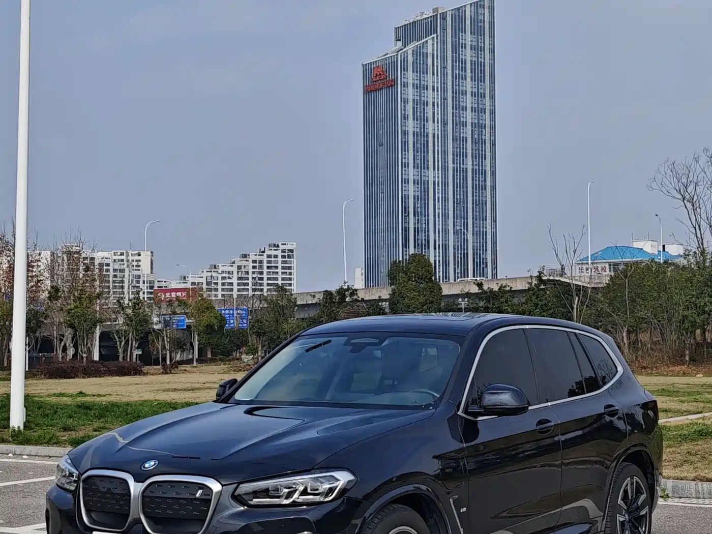 BMW IX3