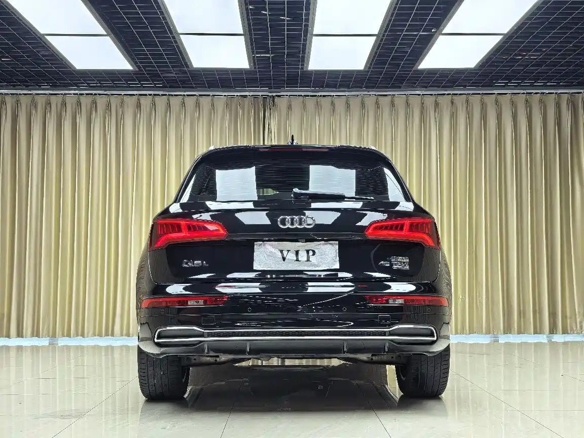 Audi Q5L 2020 Facelift 40 TFSI Honor Fashion фото 22