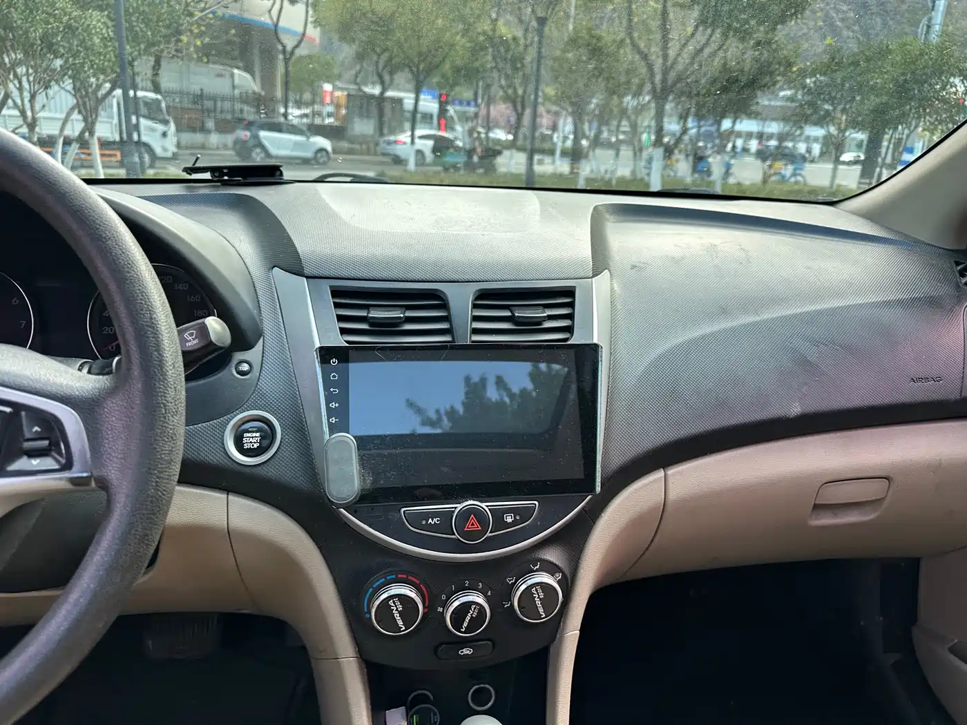 Hyundai Verna 2016 1.4L Automatic Leading GLX фото 11