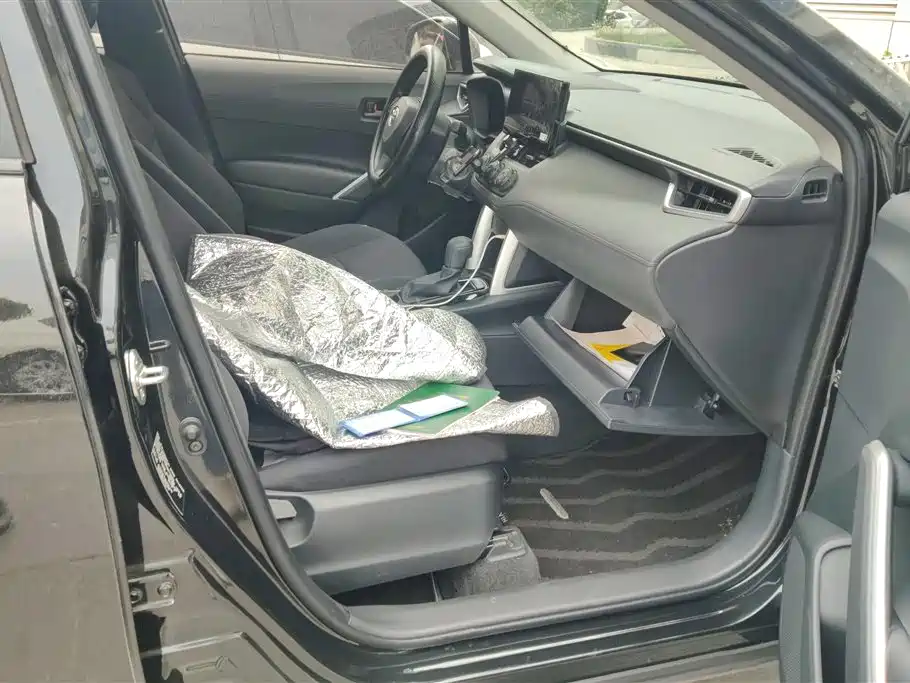 Toyota Corolla Cross 2023 2.0L Pioneer Edition фото 8