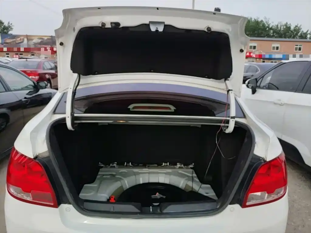 Chevrolet Sail 2015 Sail 3 1.5L Manual Ideal Sunroof Edition фото 19