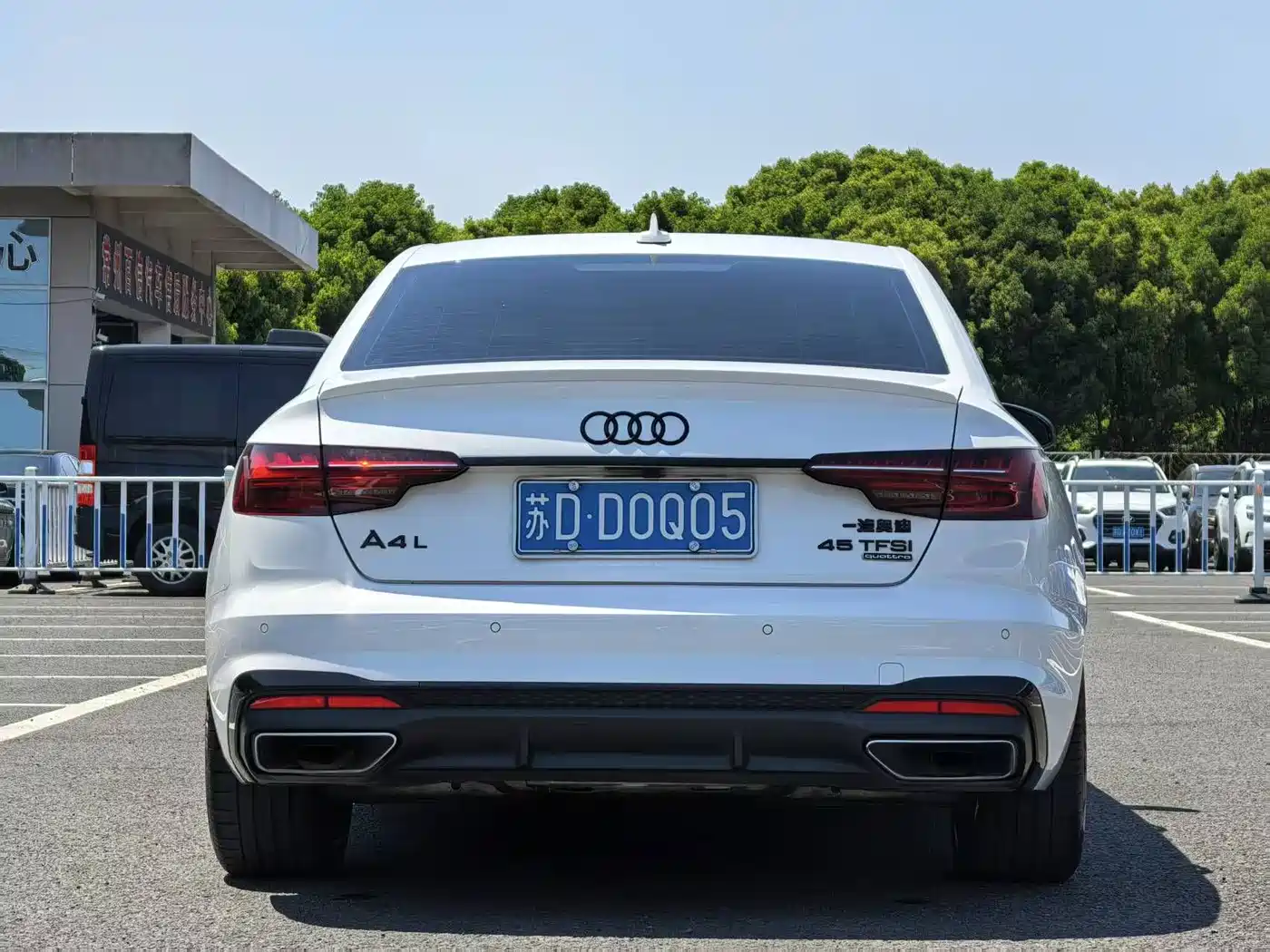 Audi A4L 2023 40 TFSI quattro Luxury Sport фото 4
