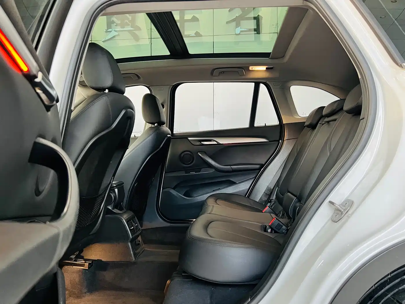 BMW X1 2018 sDrive20Li Leading Model фото 16