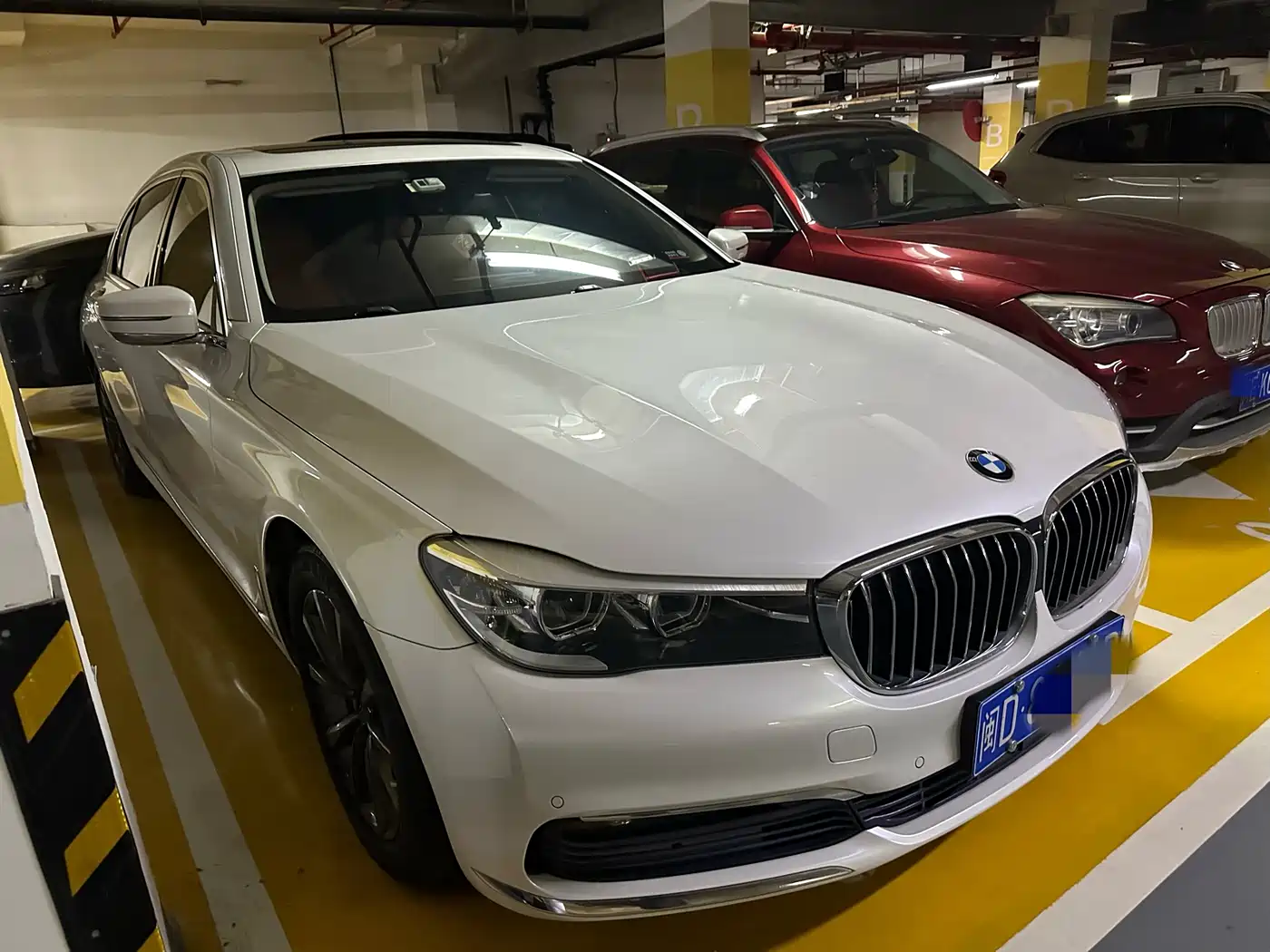 BMW 7 Series 2016 730Li Leading фото 3
