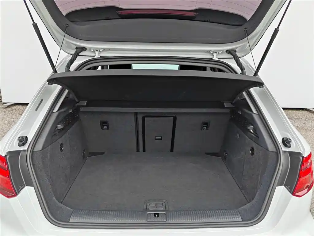 Audi A3 2019 Sportback 35 TFSI Fashion China VI фото 18