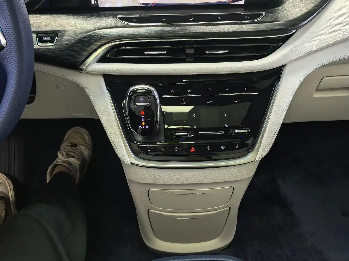 Buick GL8 2022 Avenir 4-Seater Prestige Edition фото 18