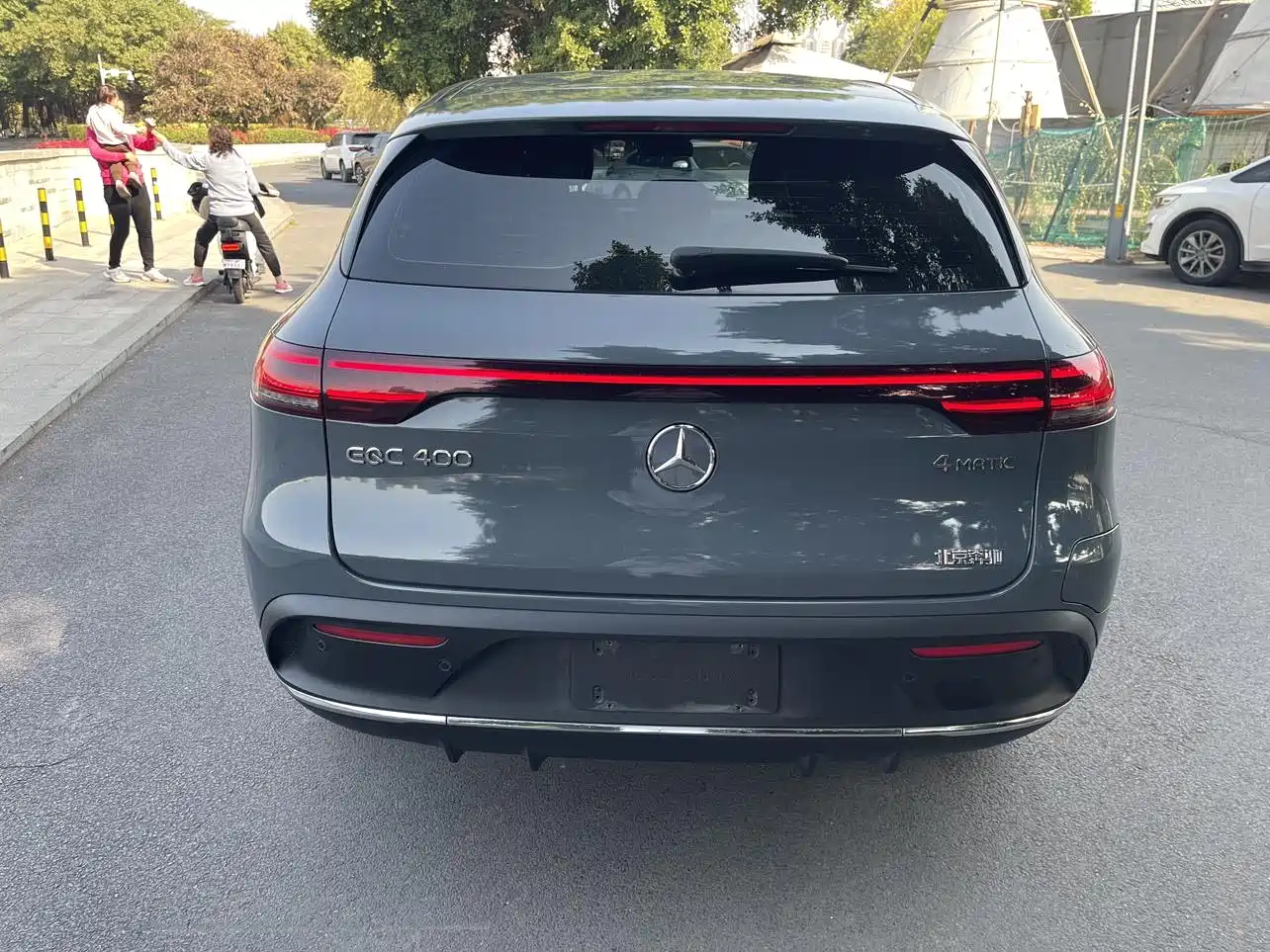 MERCEDES-BENZ EQC