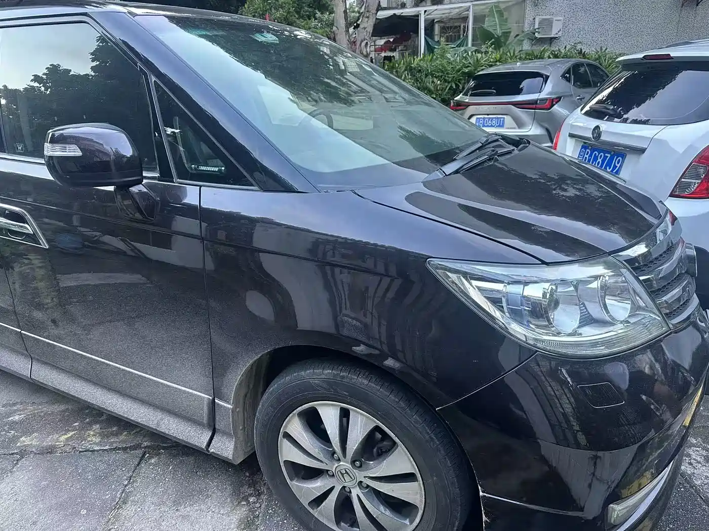 Фото 3 - Honda Elysion