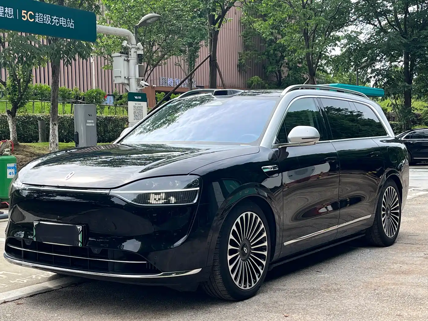 AITO Wenjie AITO M9 2024 Model Extended Range Ultra Edition 52kWh 5-Seater
