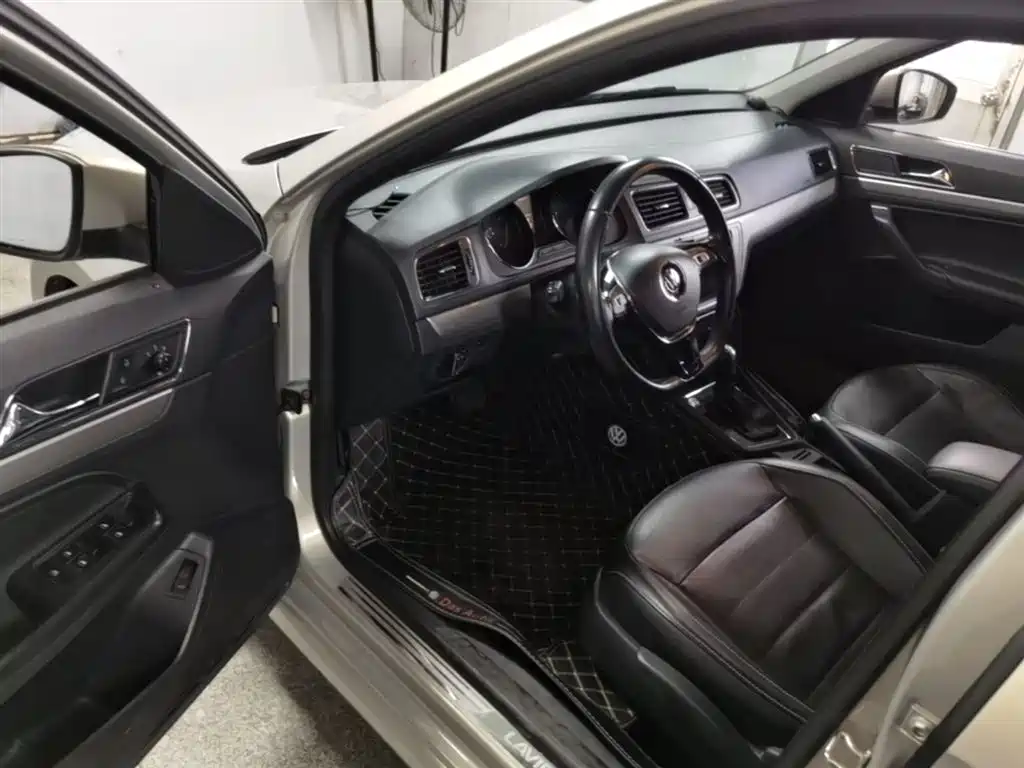Volkswagen Lavida 2017 230TSI DSG Comfort Edition фото 16