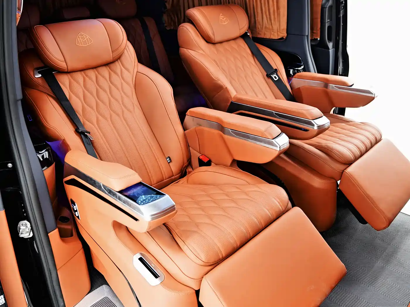 Mercedes-Benz Vito 2024 2.0T Business 7-Seater фото 24