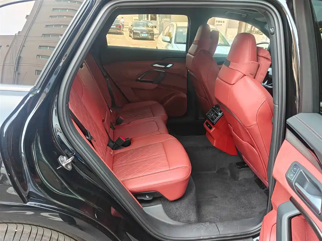 Audi Q5L 2026 Luxury Sport 150kW фото 12