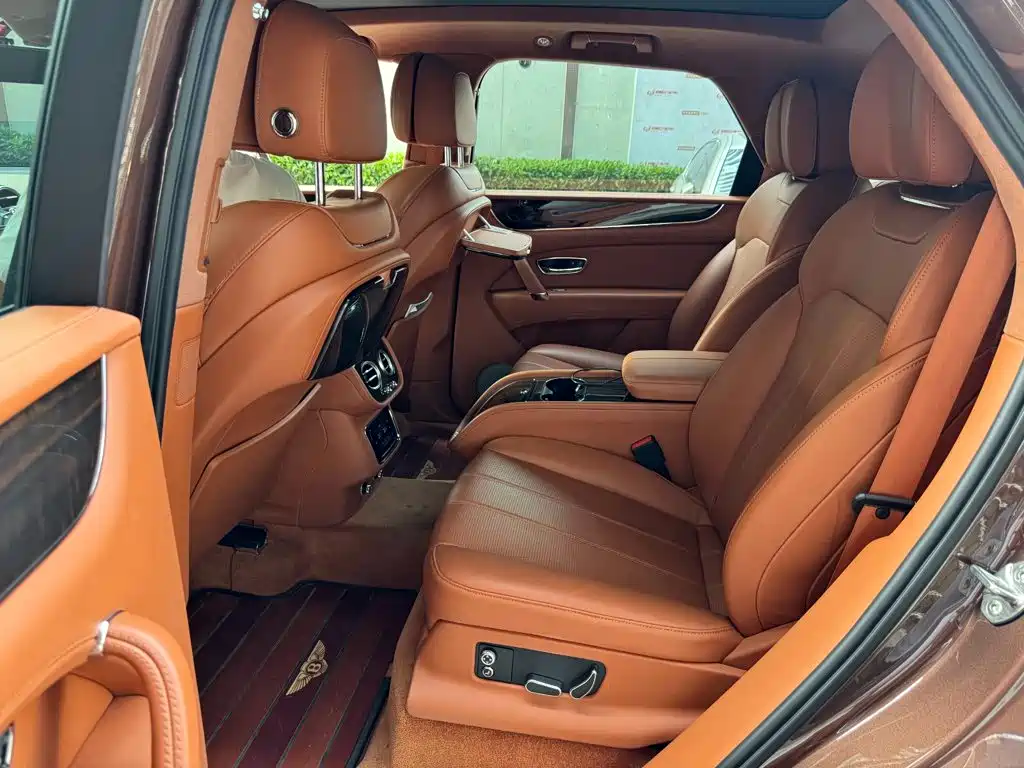 Photo 7 - Bentley Bentayga