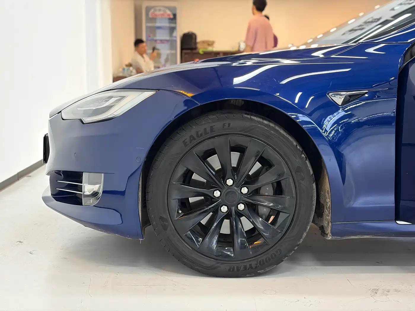 TESLA MODEL S