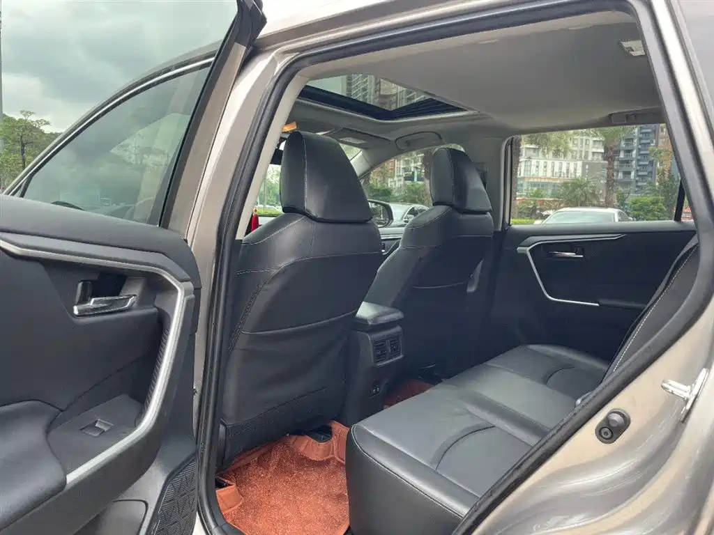 Toyota RAV4 Rongfang 2021 2.0L CVT 2WD Trend фото 4