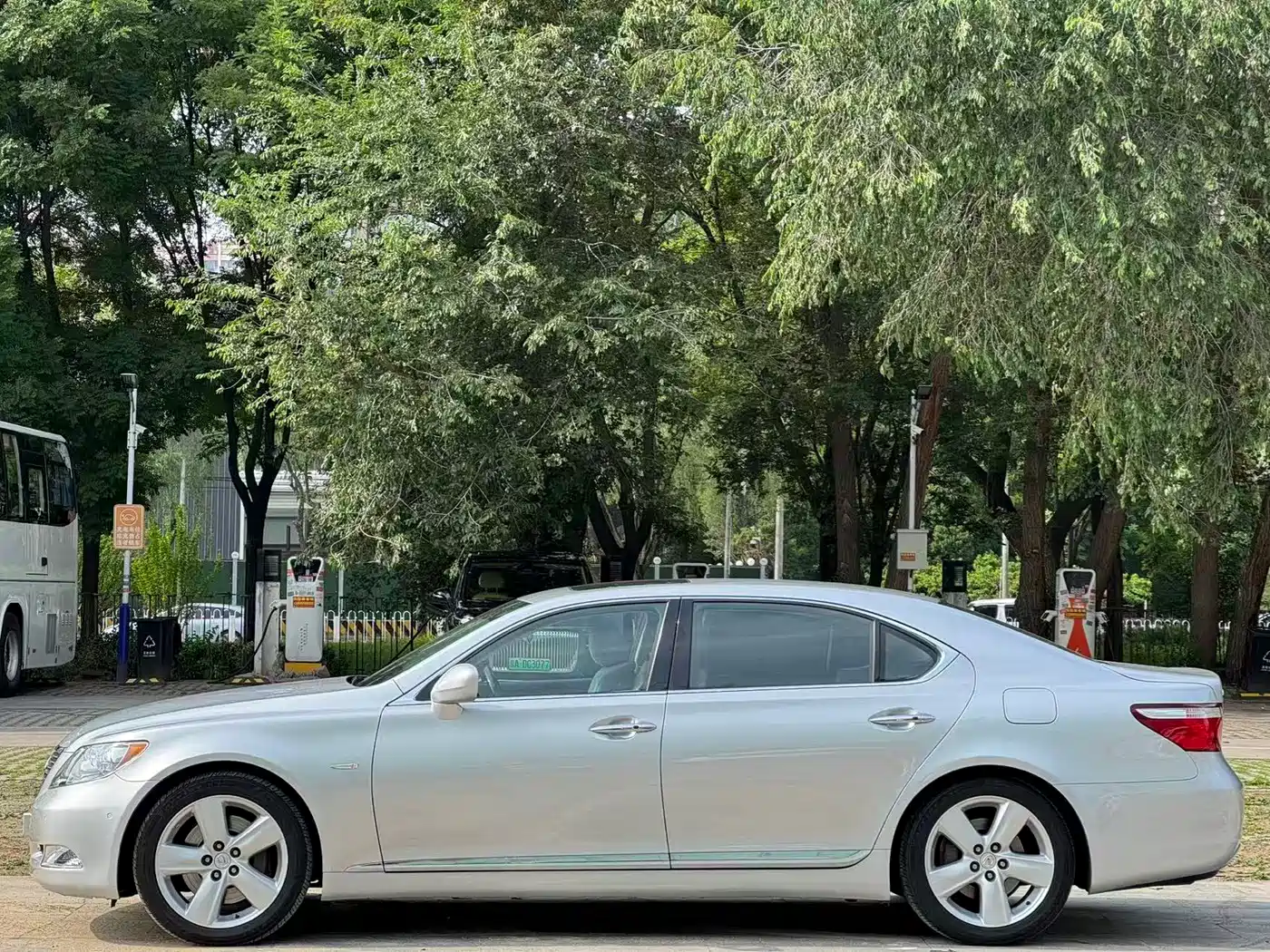 Lexus LS 2006 460L Premium Edition фото 8