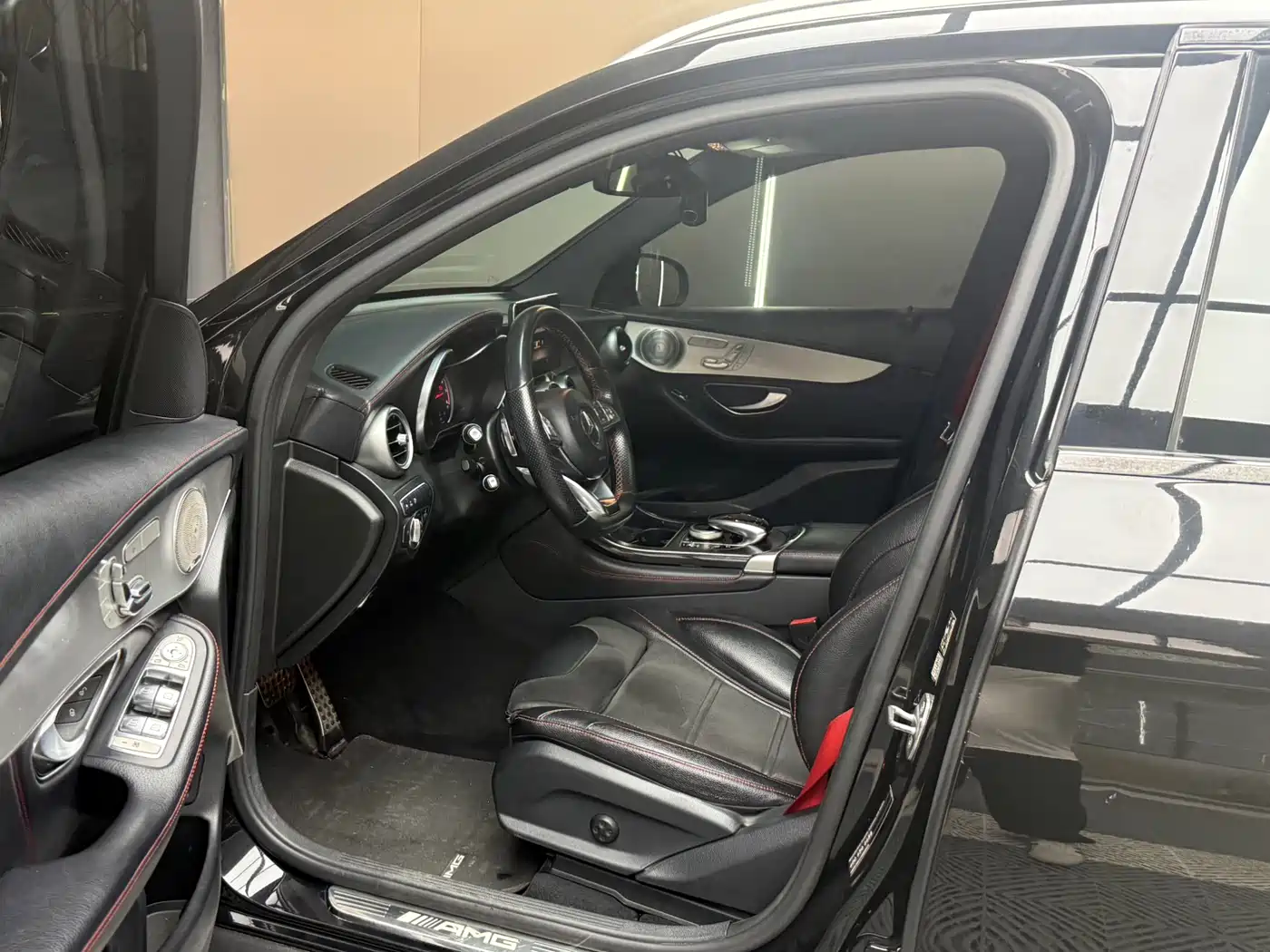 Mercedes-Benz GLC AMG 2017 AMG GLC 43 4MATIC фото 4