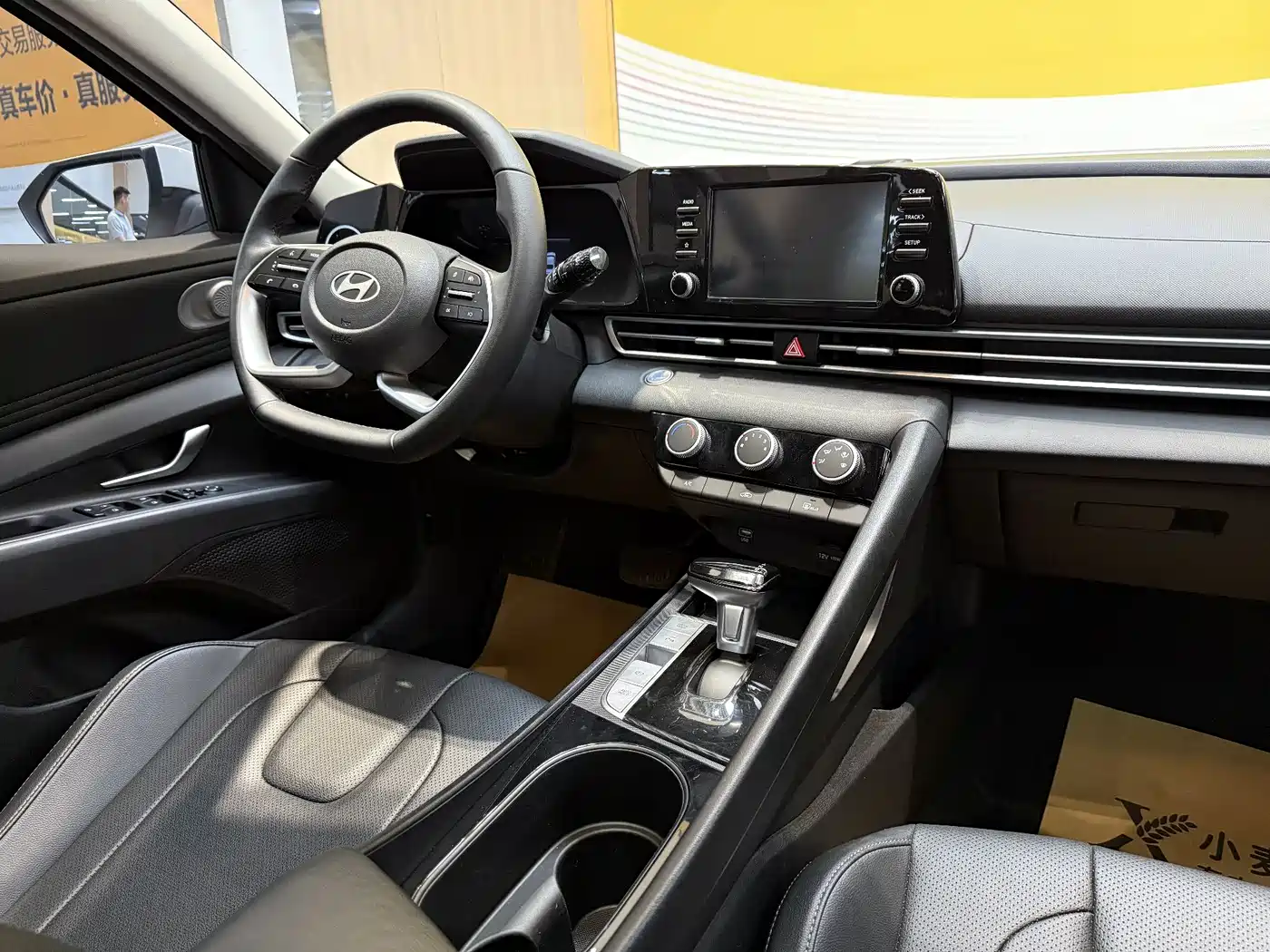 Hyundai Elantra 2022 1.5L CVT GLX Elite Edition фото 7