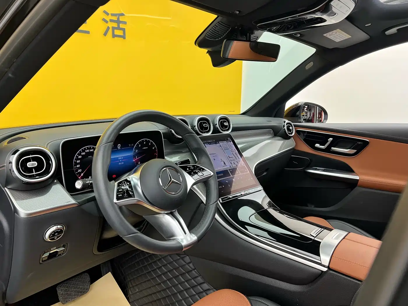 Mercedes-Benz GLC 2023 Facelift GLC 260 L 4MATIC Sport 7-Seater фото 4