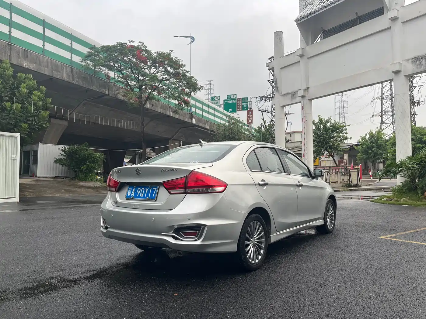 Suzuki Alivio 2015 1.6L Manual Enjoyment фото 5